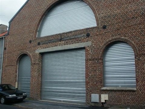 Rideau à lames pleines galvanisé