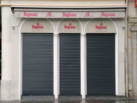 Rideau à lames pleines laqué